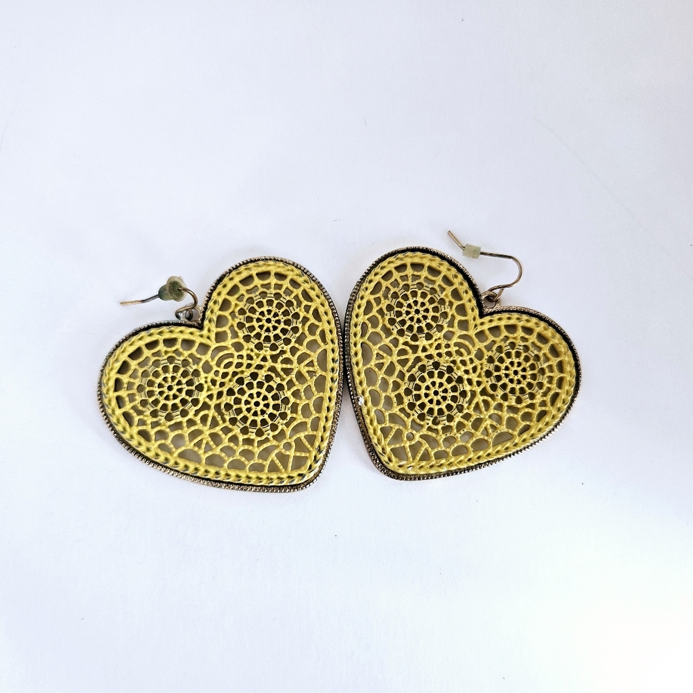 Bealls Yellow Crochet Like Threaded heart-shaped DangElegant Gold Heart Earrings